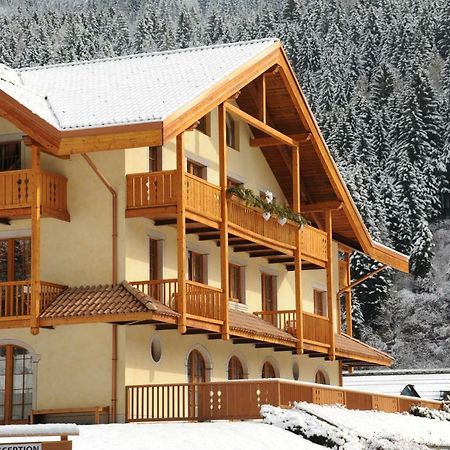 Holidays Dolomiti Apartment Resort Carisolo Extérieur photo