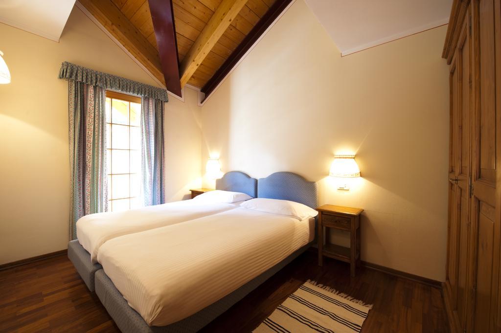 Holidays Dolomiti Apartment Resort Carisolo Chambre photo