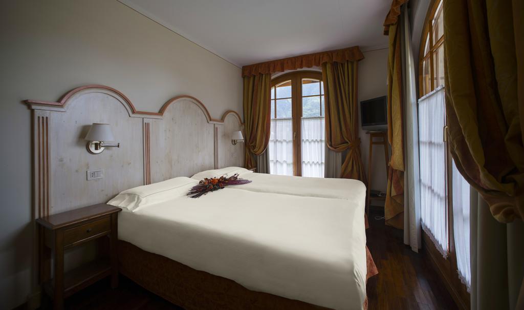 Holidays Dolomiti Apartment Resort Carisolo Extérieur photo